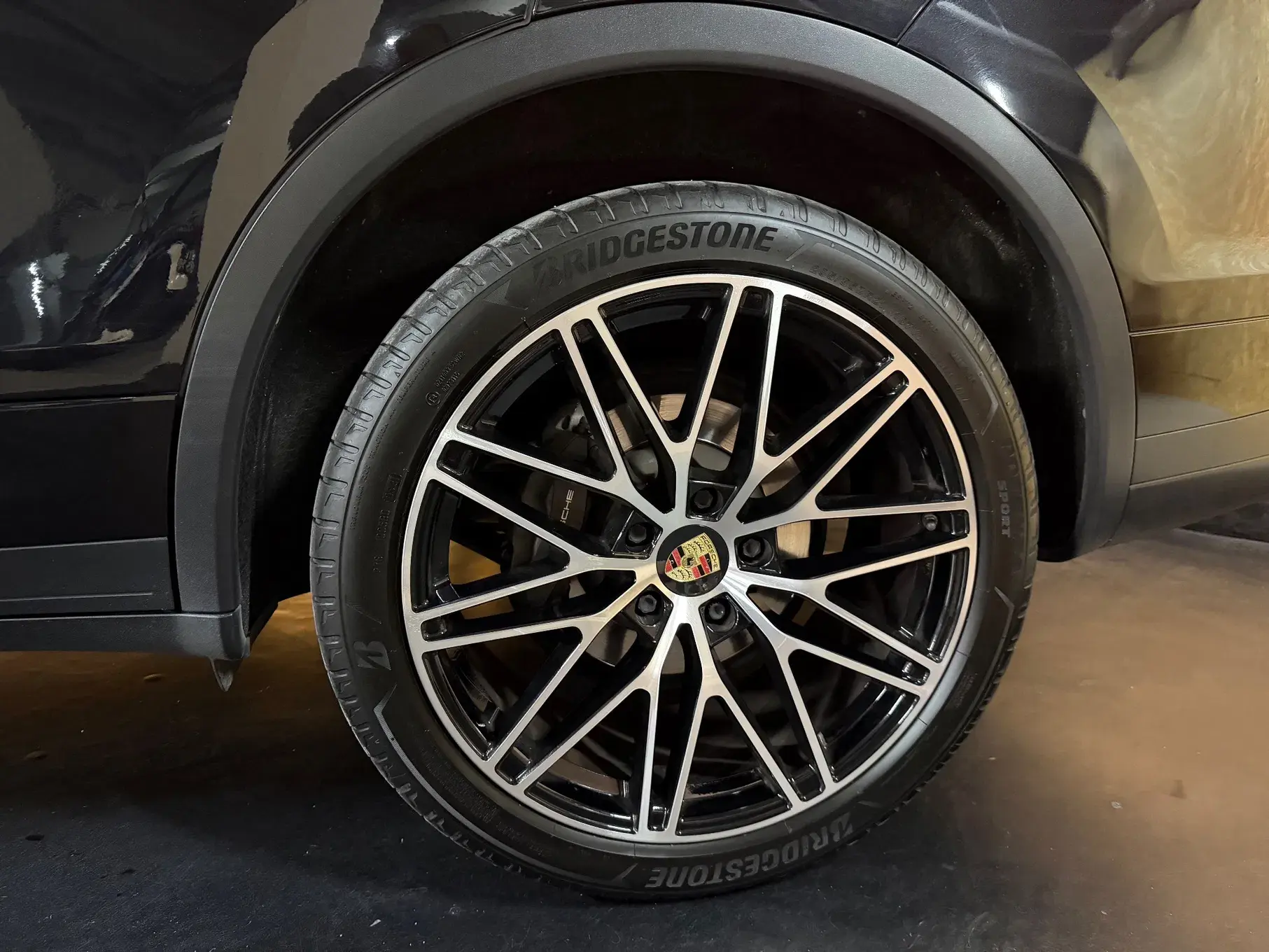 Porsche Cayenne Electric 41