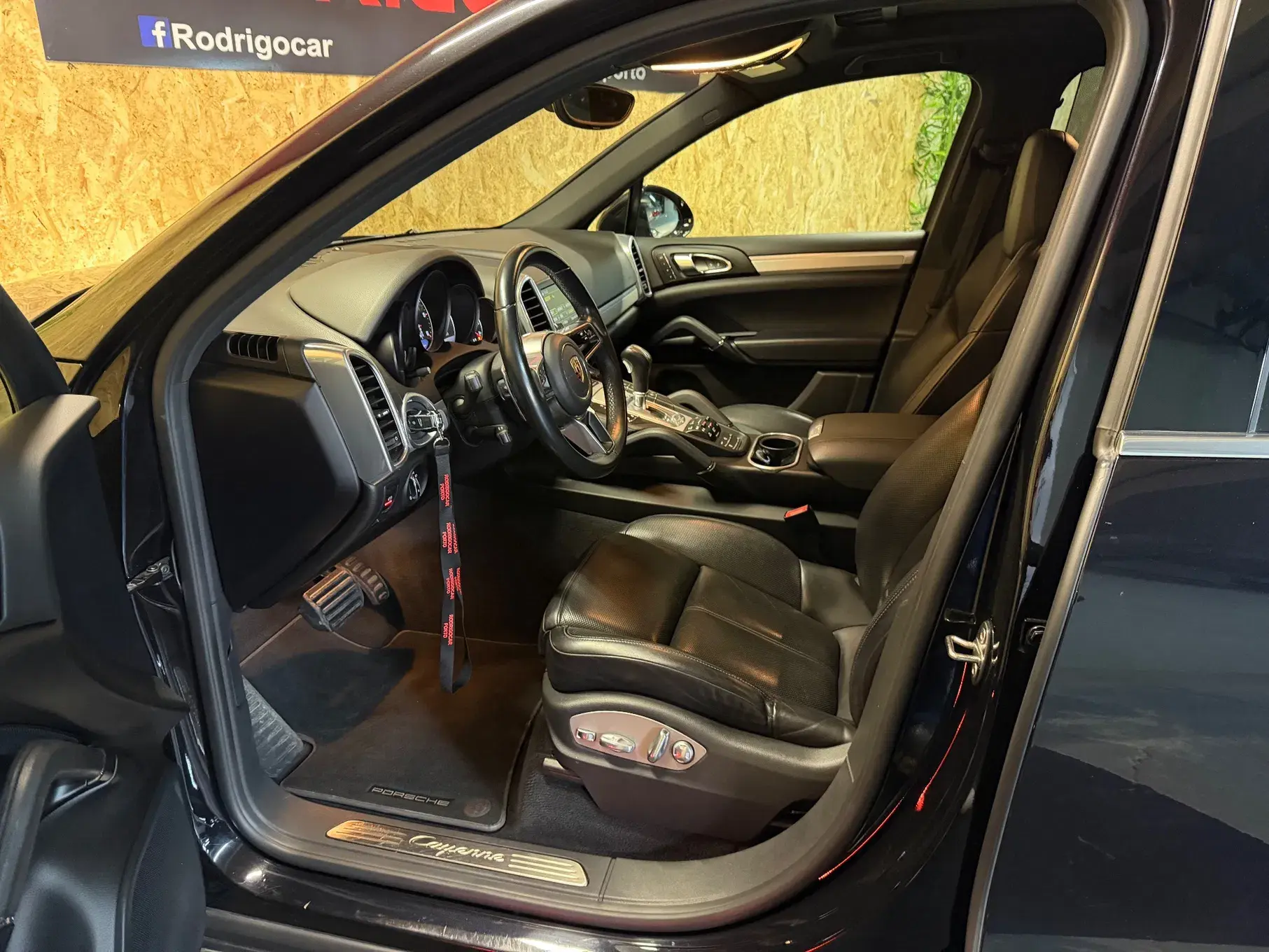 Porsche Cayenne Electric 44
