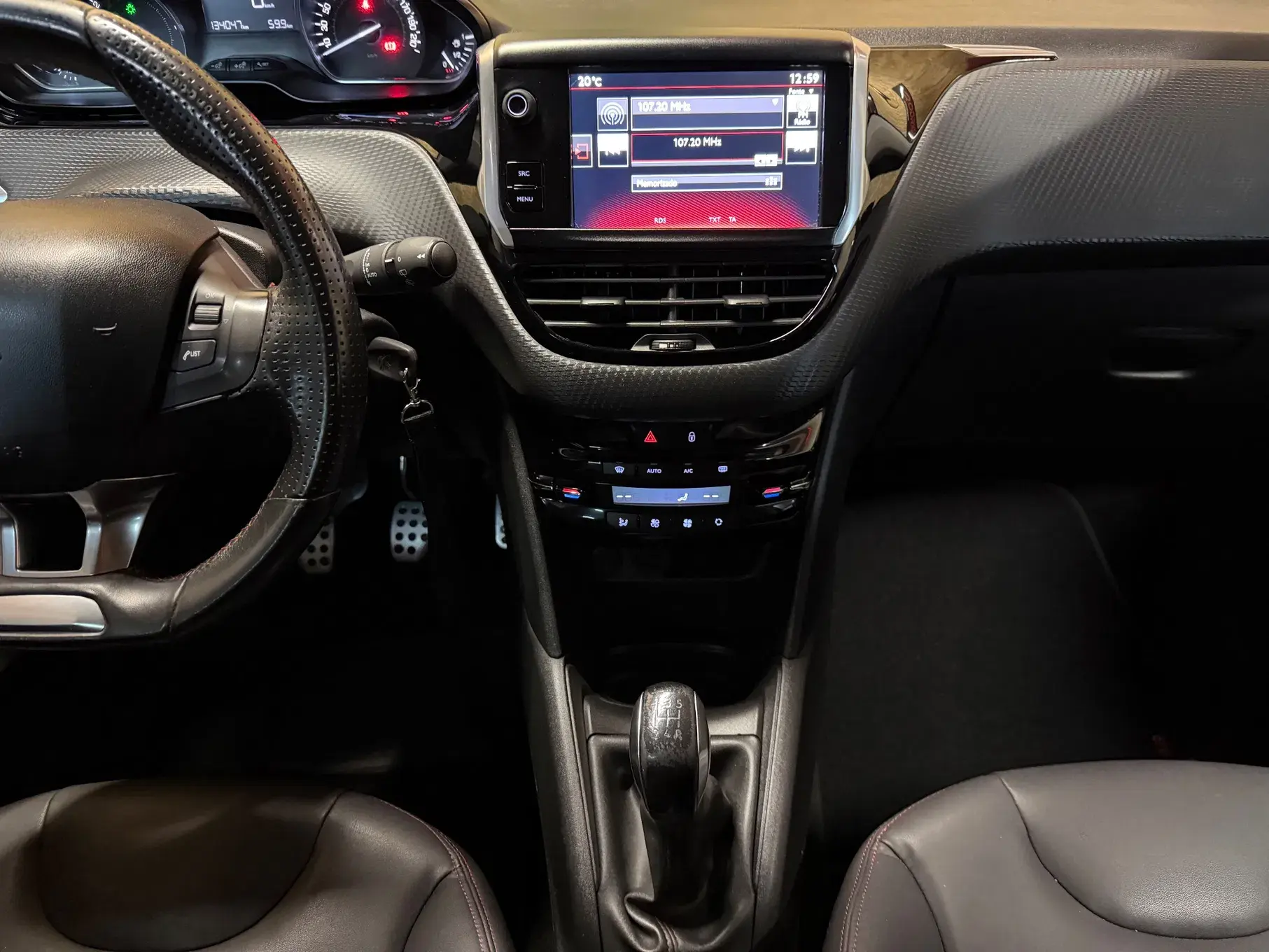 Peugeot 208 1.2 PureTech GT Line 8