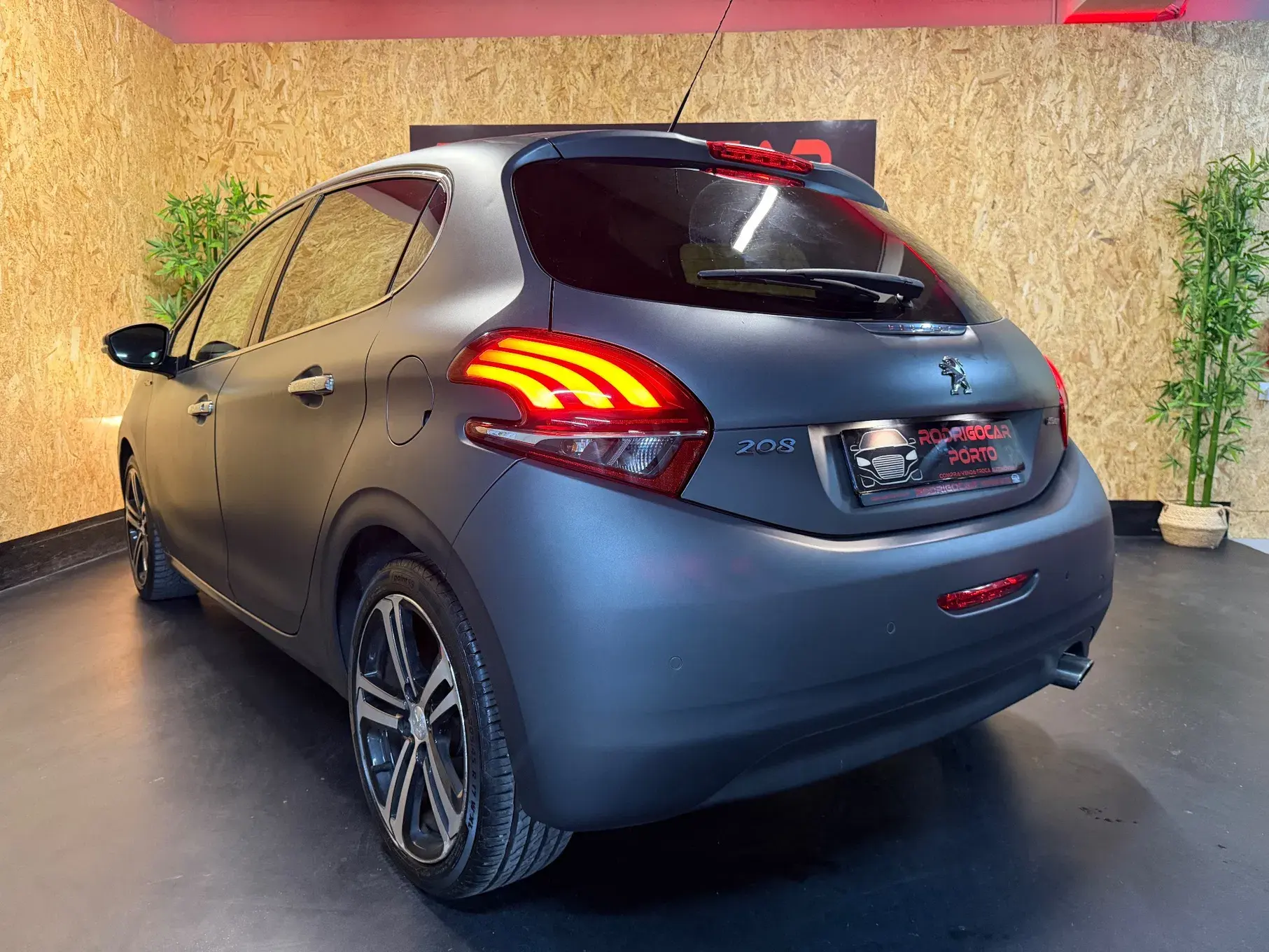 Peugeot 208 1.2 PureTech GT Line 10