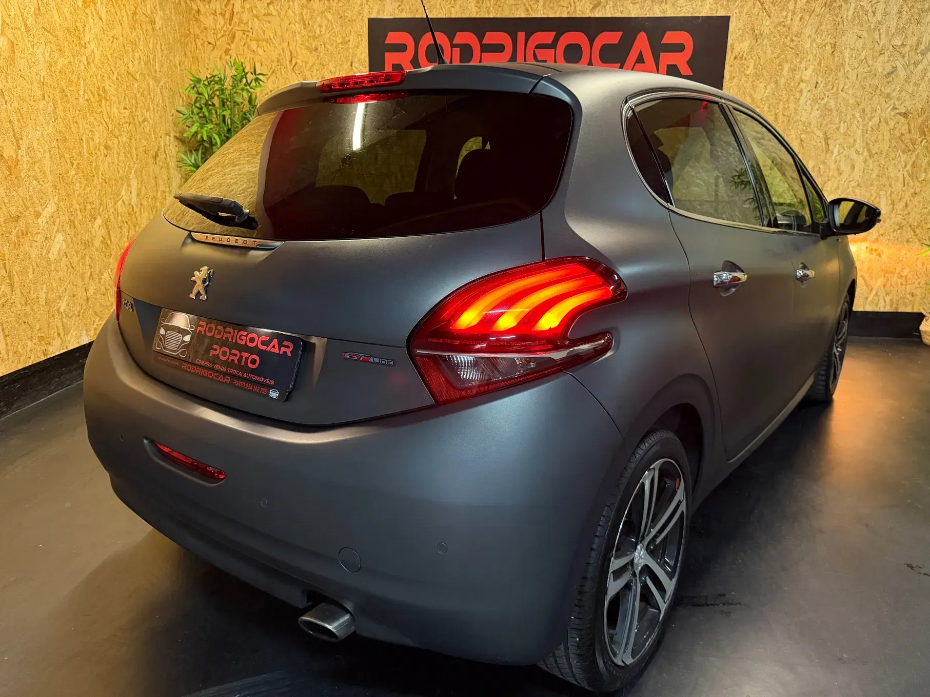 Peugeot 208 1.2 PureTech GT Line 16