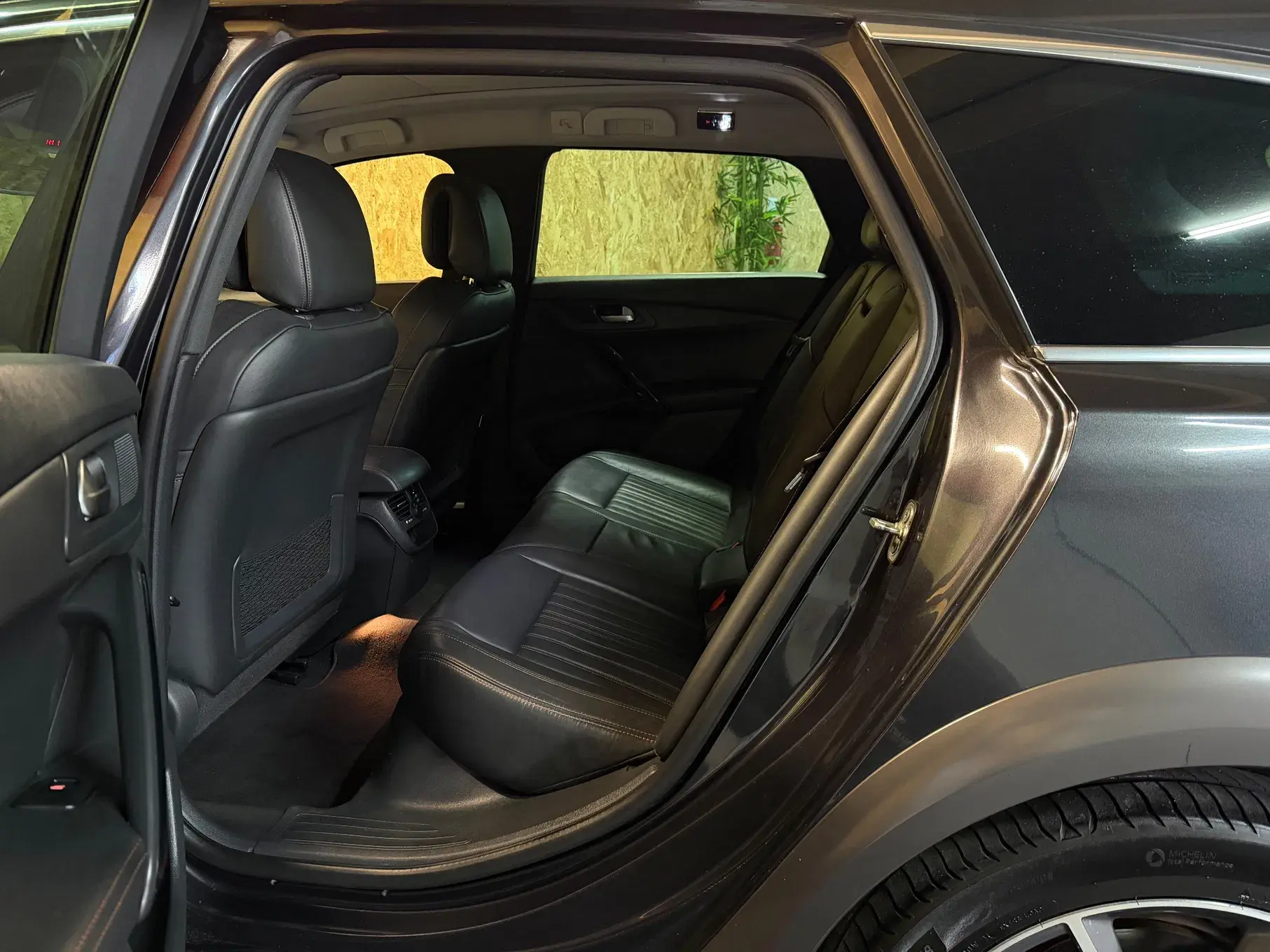 Peugeot 508 SW 2.0 HDi Hybrid4 2-Tronic 36