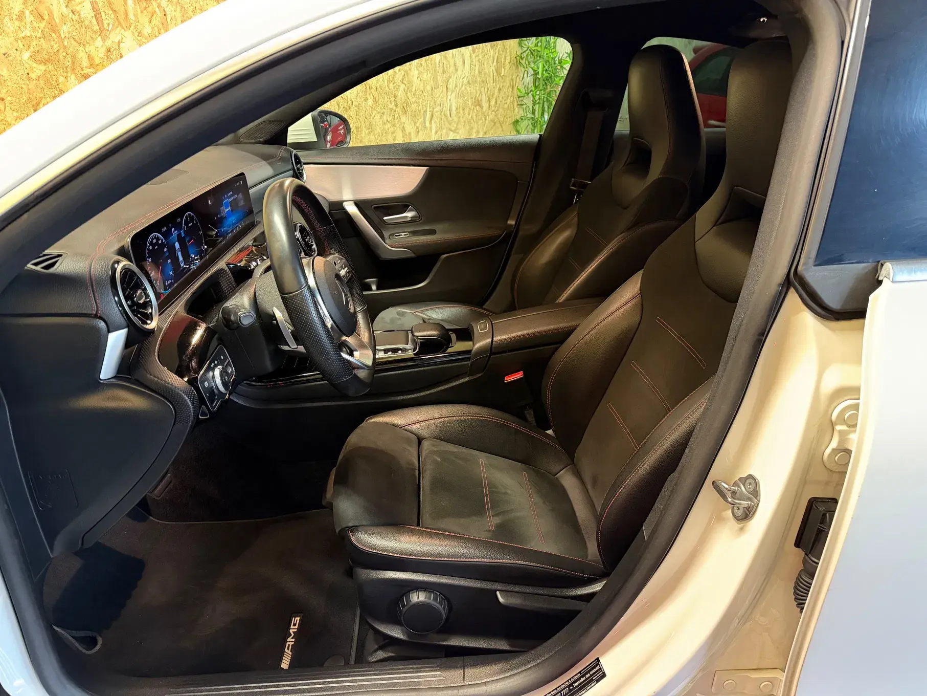 Mercedes-Benz CLA 180 d Shooting Brake AMG Line Aut. 36
