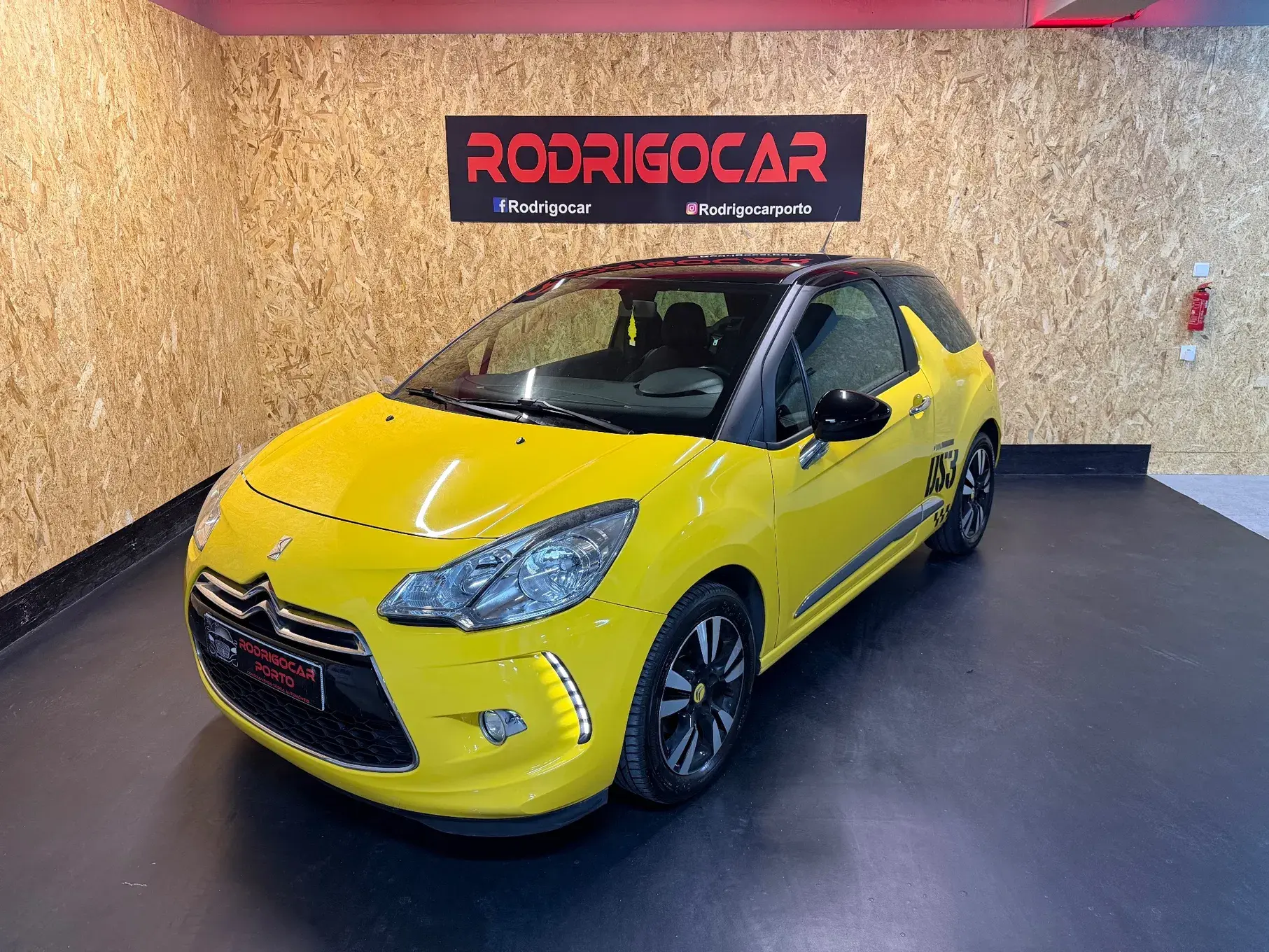 Citroen DS3 1.2 VTi So Chic 12