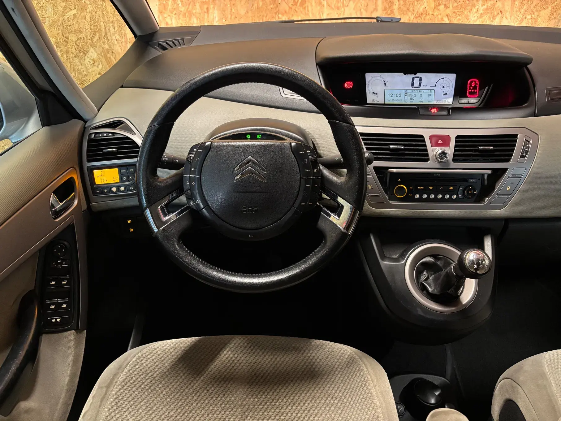 Citroen C4 Picasso 1.6 HDi Exclusive 8
