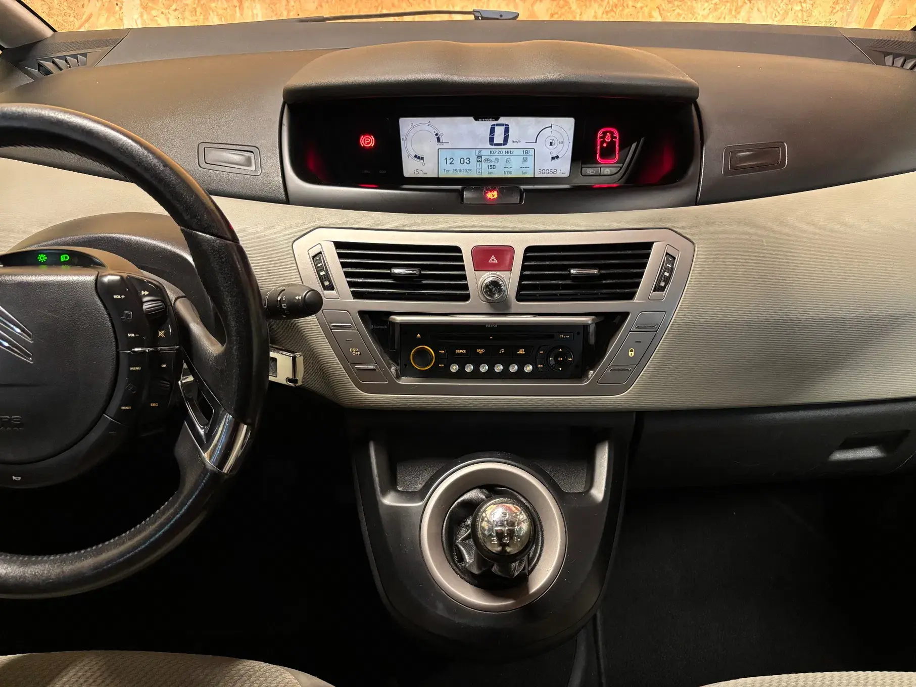 Citroen C4 Picasso 1.6 HDi Exclusive 9
