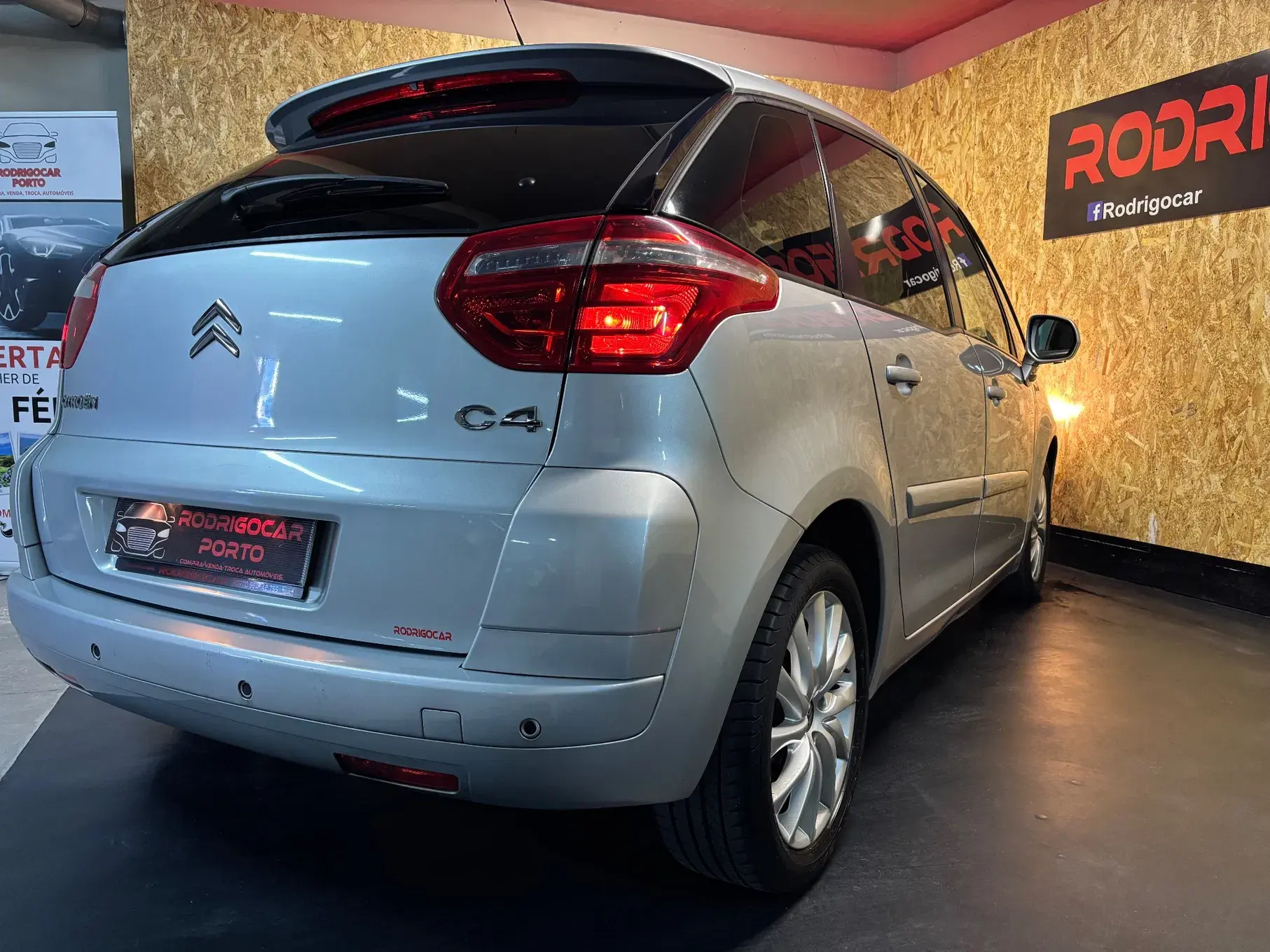 Citroen C4 Picasso 1.6 HDi Exclusive 17