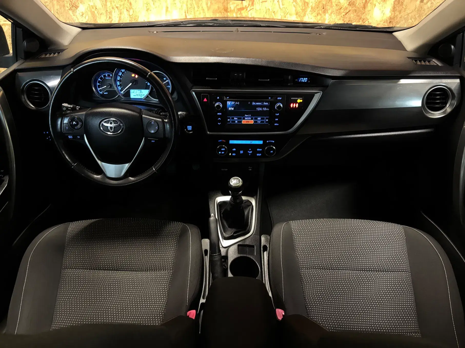 Toyota Auris Touring Sports 1.4 D-4D Com+P.Sport +Navi 6