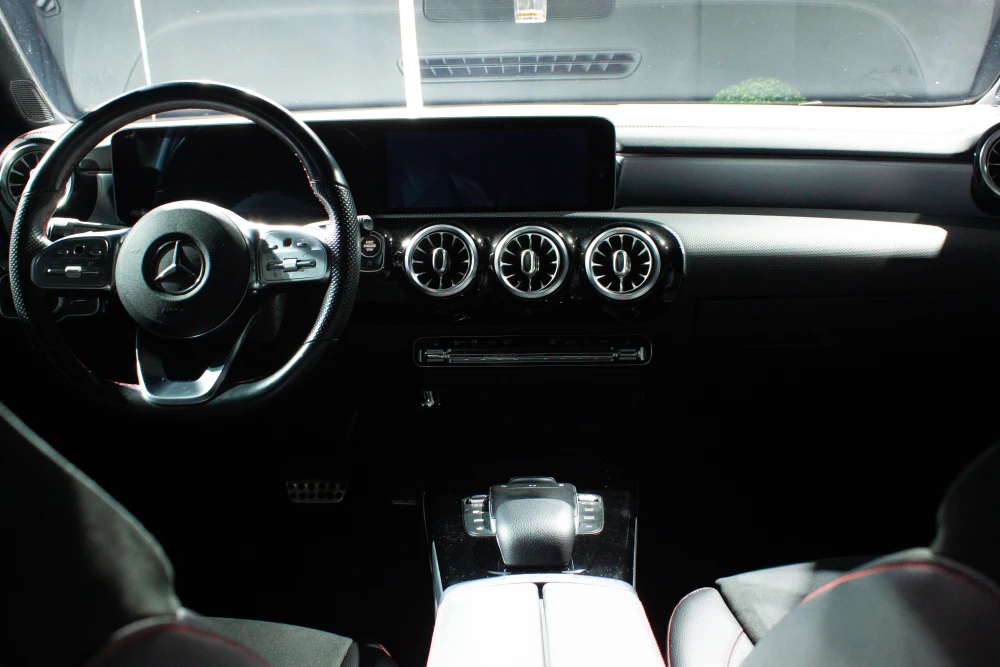 Mercedes-Benz CLA 180 Amg 4