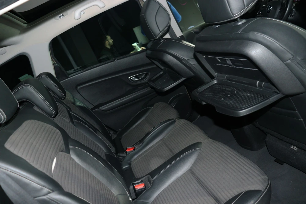 Renault Grand Scénic 9