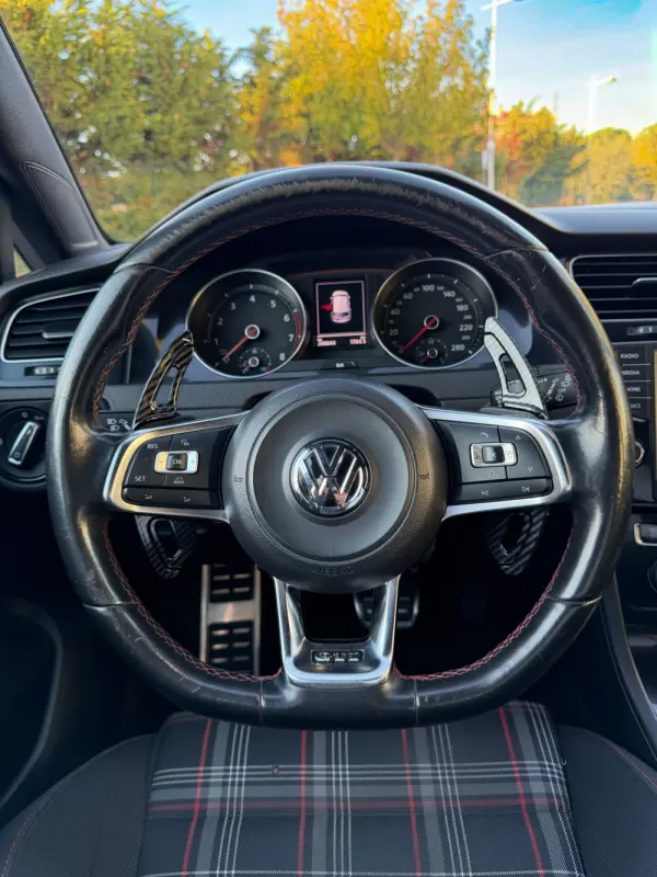 Volkswagen Golf 2.0 GTI 12
