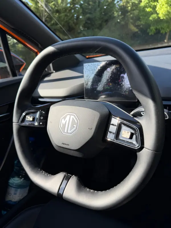 MG MG4 64 kWh Luxury 12