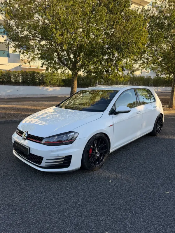 Volkswagen Golf 2.0 GTI 13