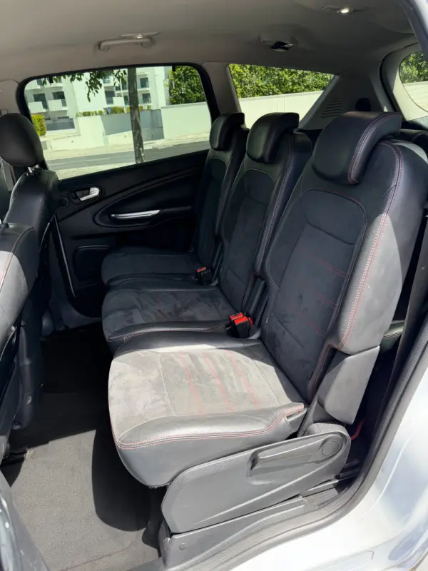 Ford S-Max 2.2 TDCi Titanium 7L 10