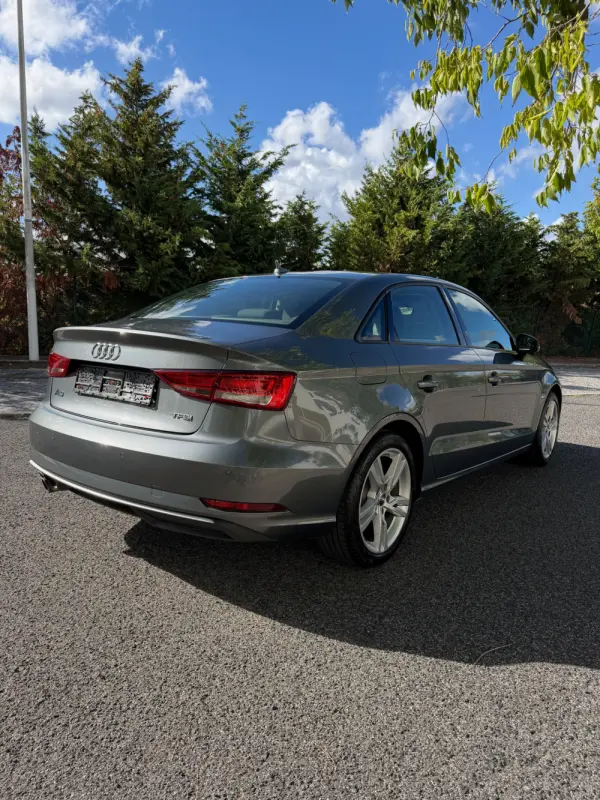 Audi A3 Limousine 1.0 TFSI Sport 2