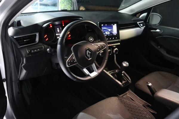 Renault Clio Intense 8