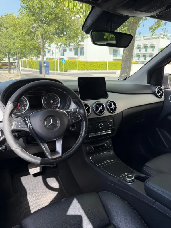 Mercedes-Benz B 180 d 7G-DCT 9