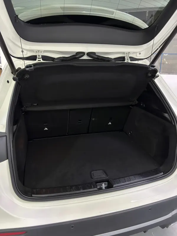 Mercedes-Benz GLA 200 d AMG Line 8