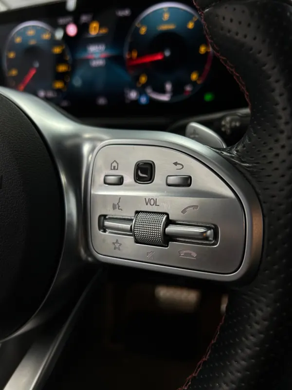 Mercedes-Benz GLA 200 d AMG Line 15