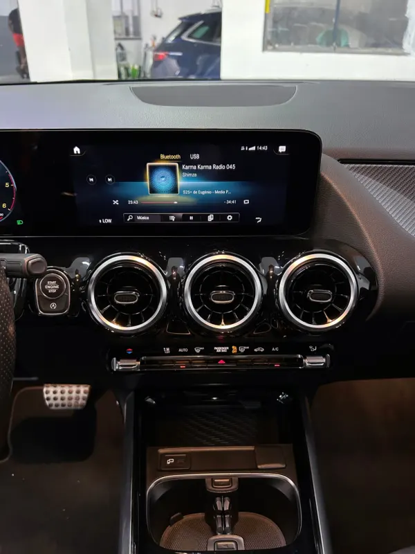 Mercedes-Benz GLA 200 d AMG Line 11