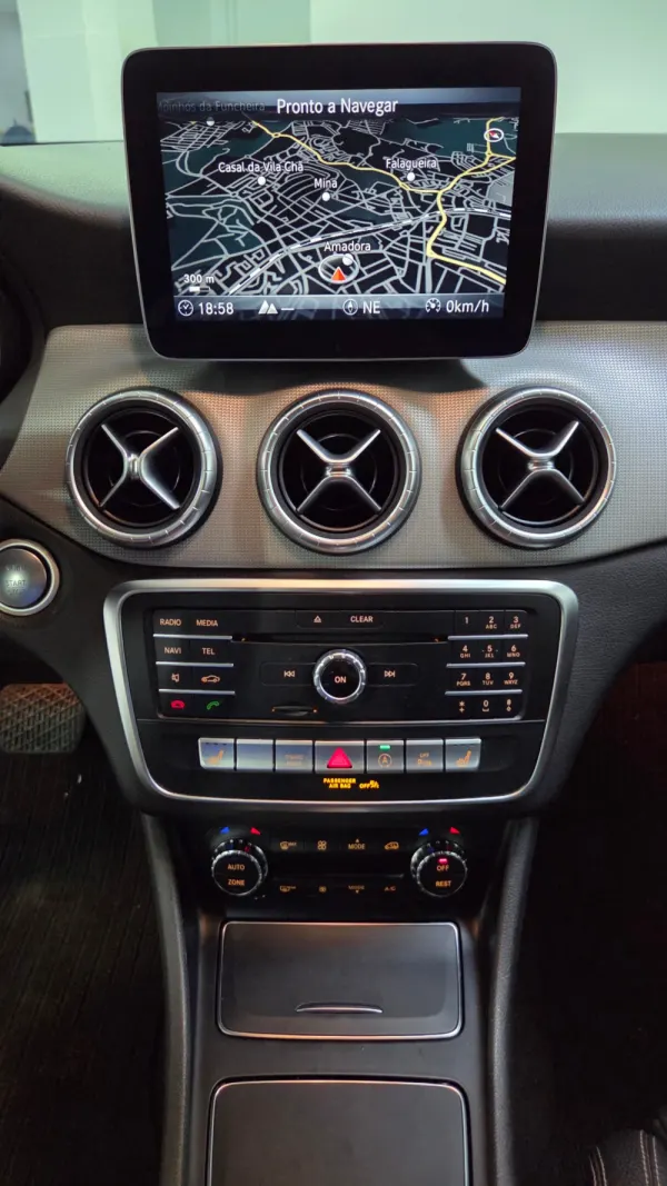 Mercedes-Benz CLA 200 d Shooting Brake Urban Aut. 15