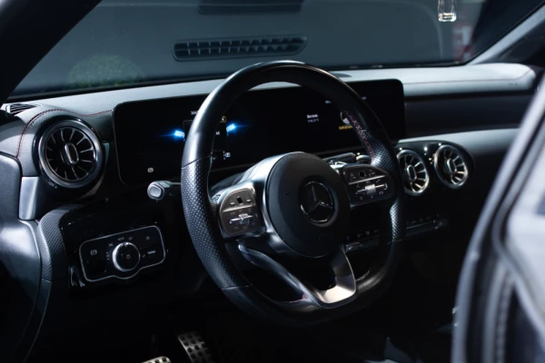 Mercedes-Benz CLA 180 Amg 2