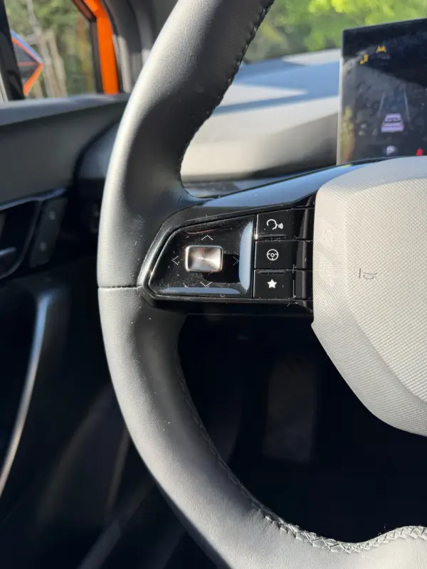 MG MG4 64 kWh Luxury 14
