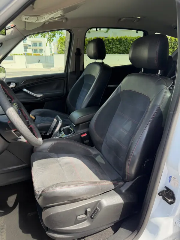 Ford S-Max 2.2 TDCi Titanium 7L 5