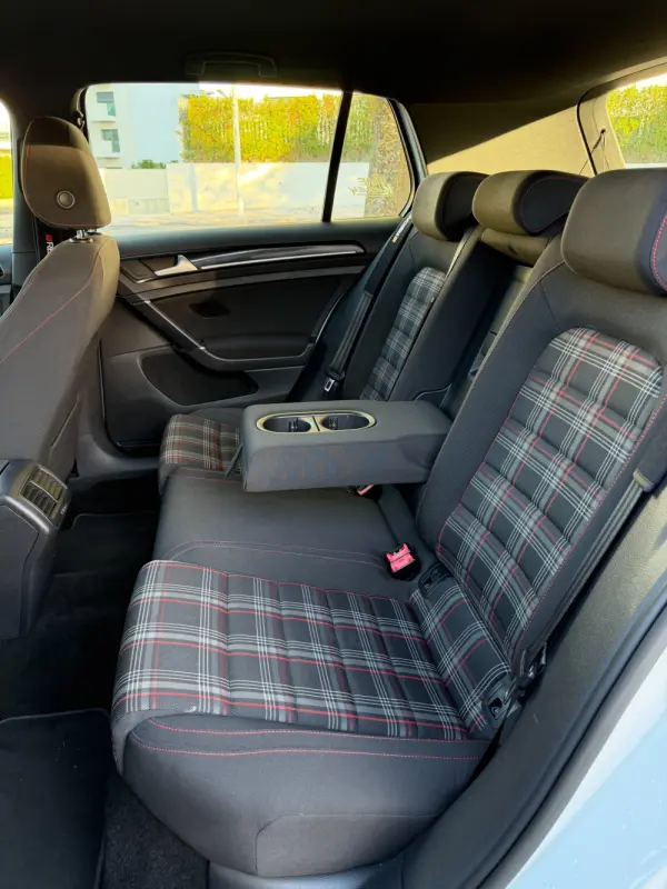 Volkswagen Golf 2.0 GTI 3