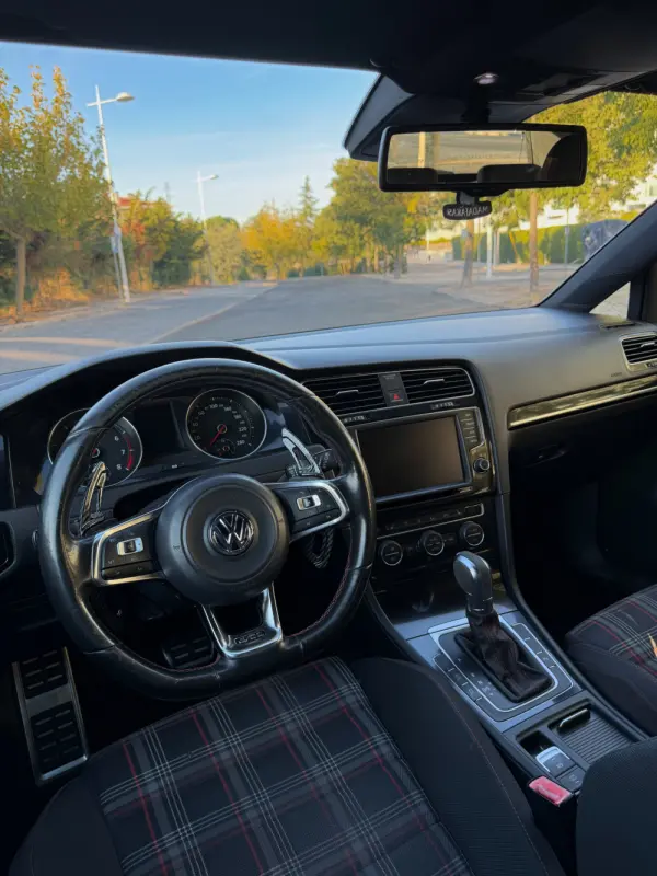 Volkswagen Golf 2.0 GTI 10