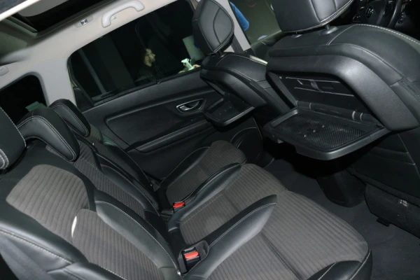 Renault Grand Scénic 9