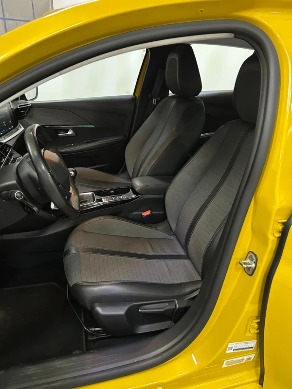 Peugeot 208 5