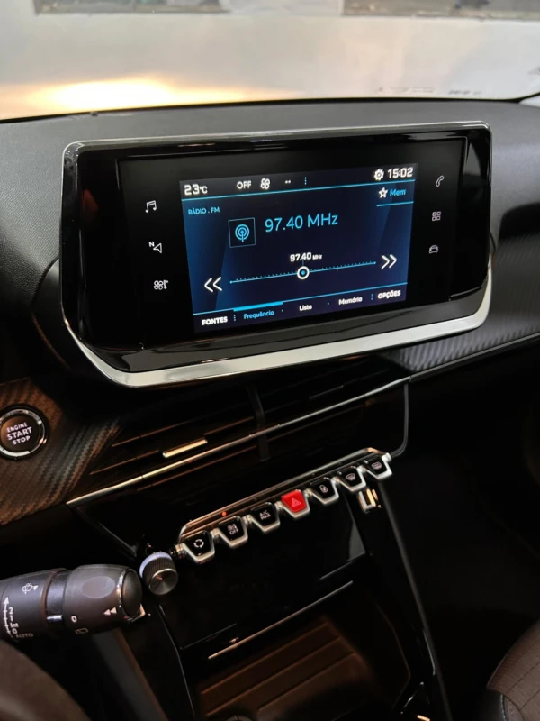 Peugeot 208 7