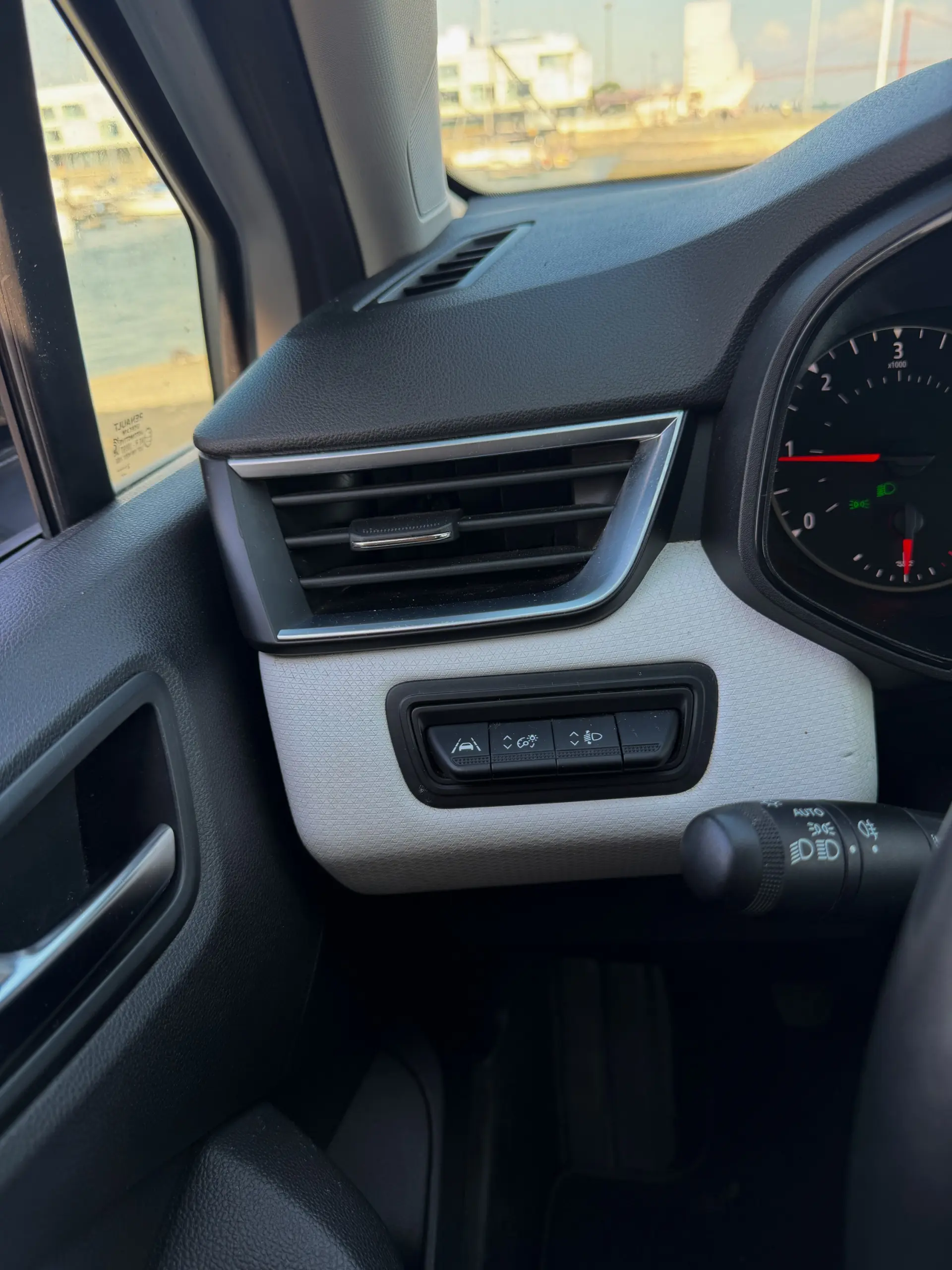 Renault Clio 1.5 Blue dCi Intens 3
