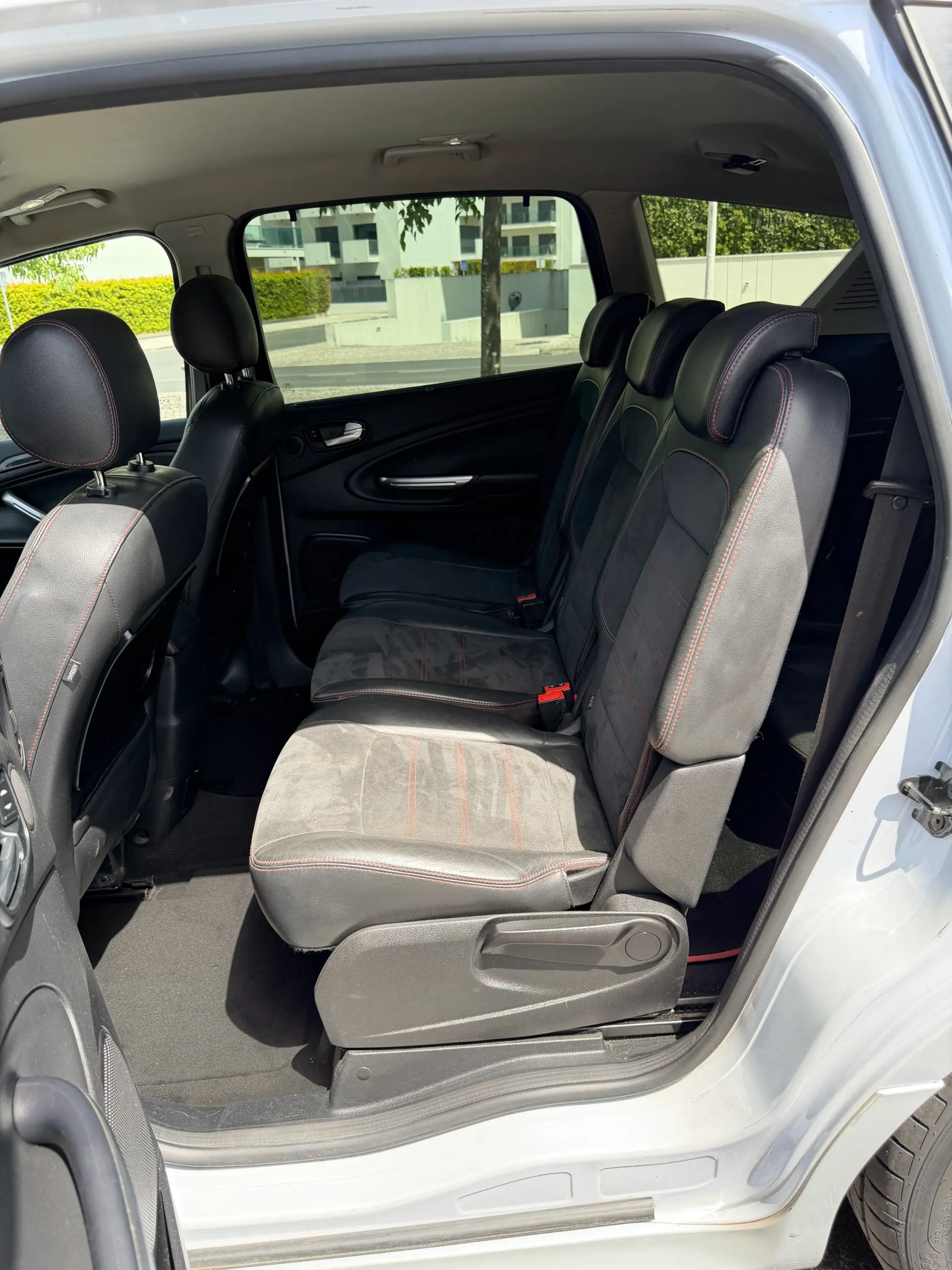 Ford S-Max 2.2 TDCi Titanium 7L 13