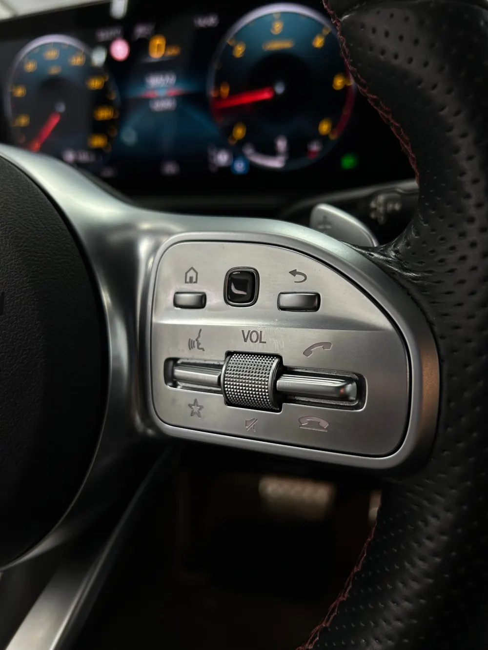 Mercedes-Benz GLA 200 d AMG Line 15