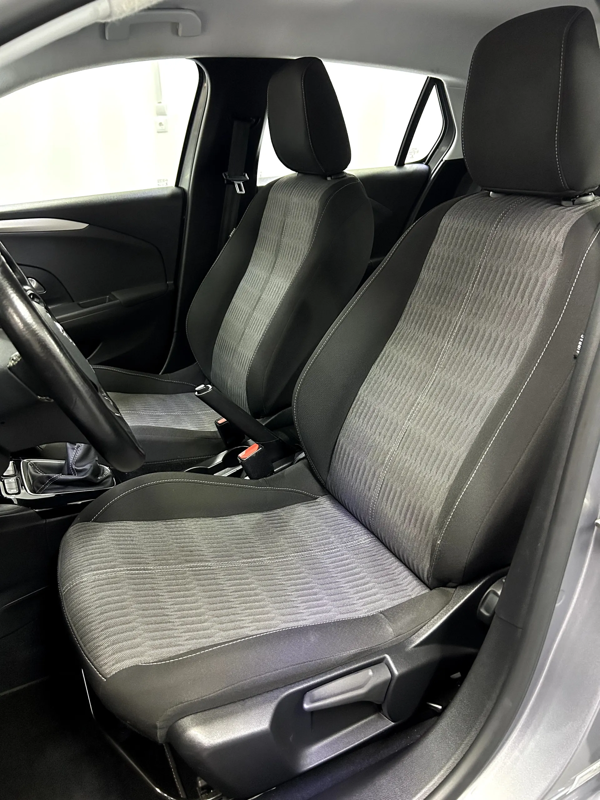 Opel Corsa 1.2 T Elegance 4