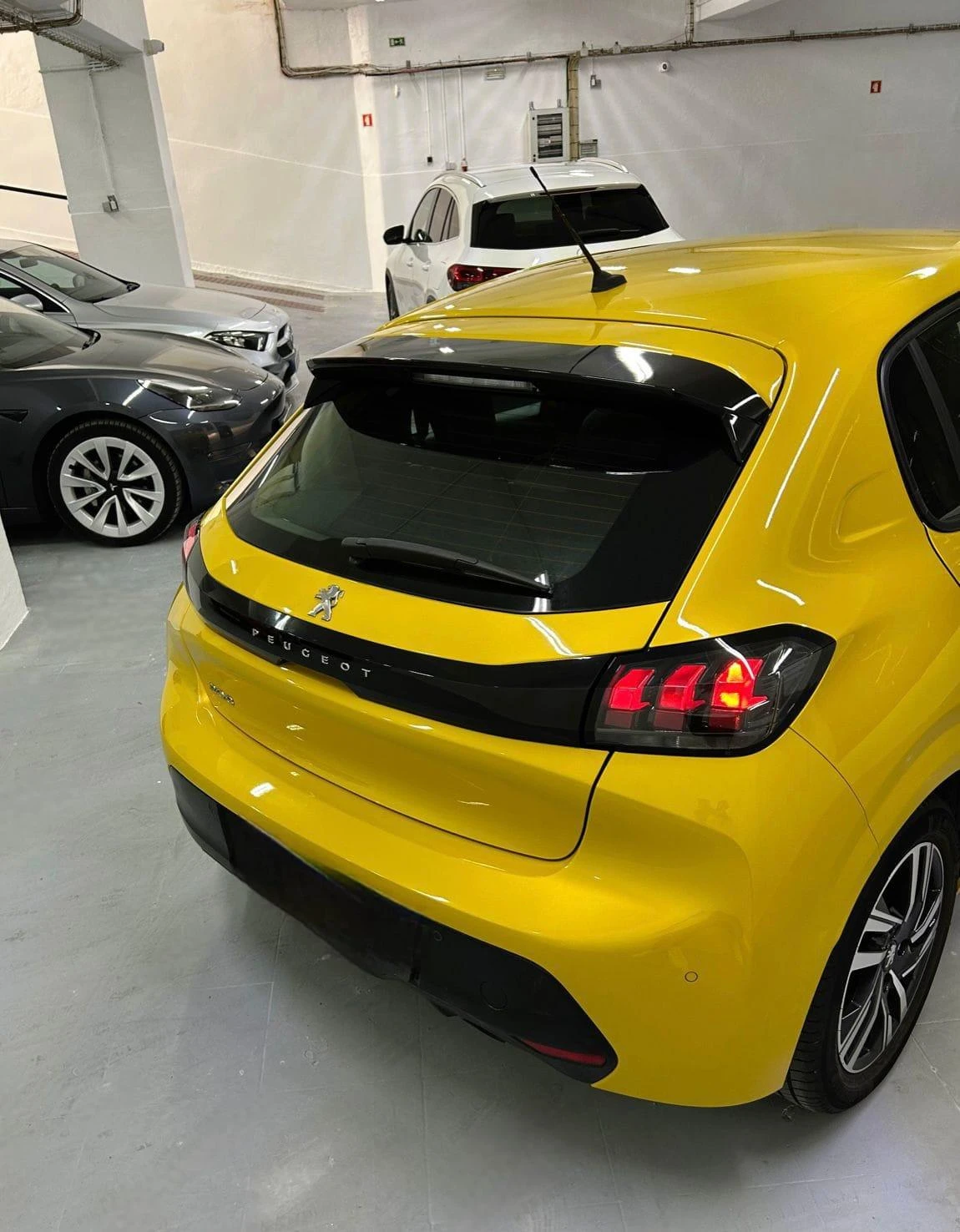 Peugeot 208 10