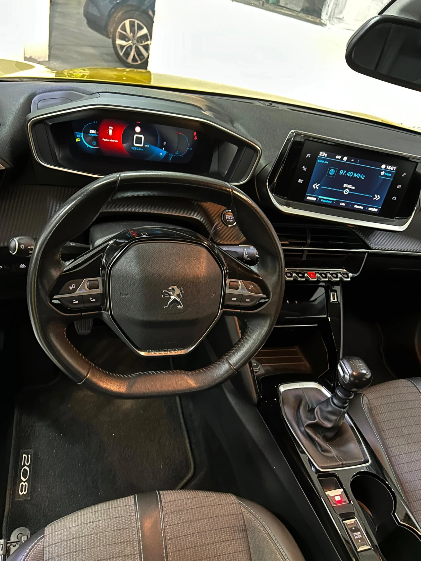 Peugeot 208 13