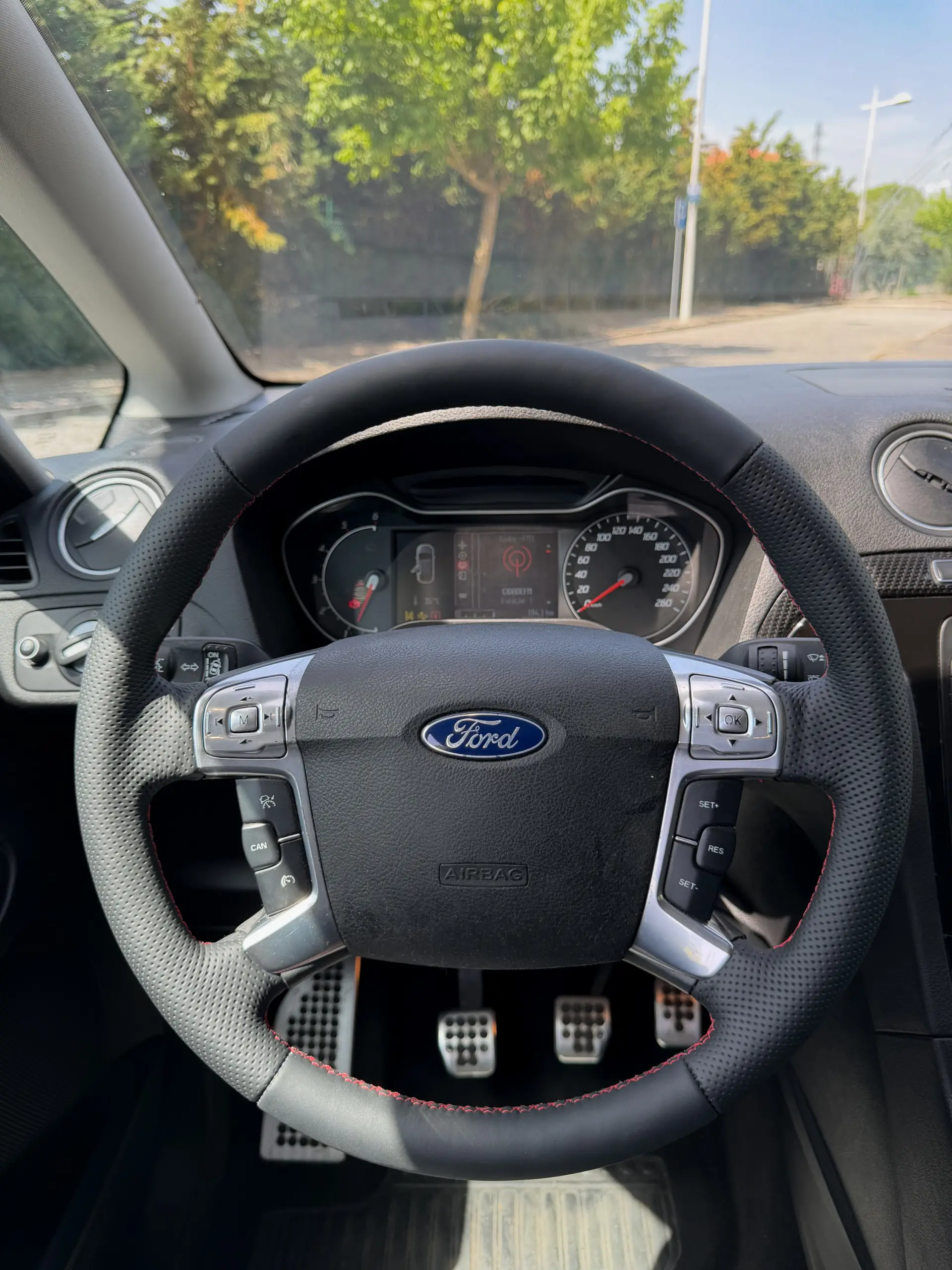 Ford S-Max 2.2 TDCi Titanium 7L 3