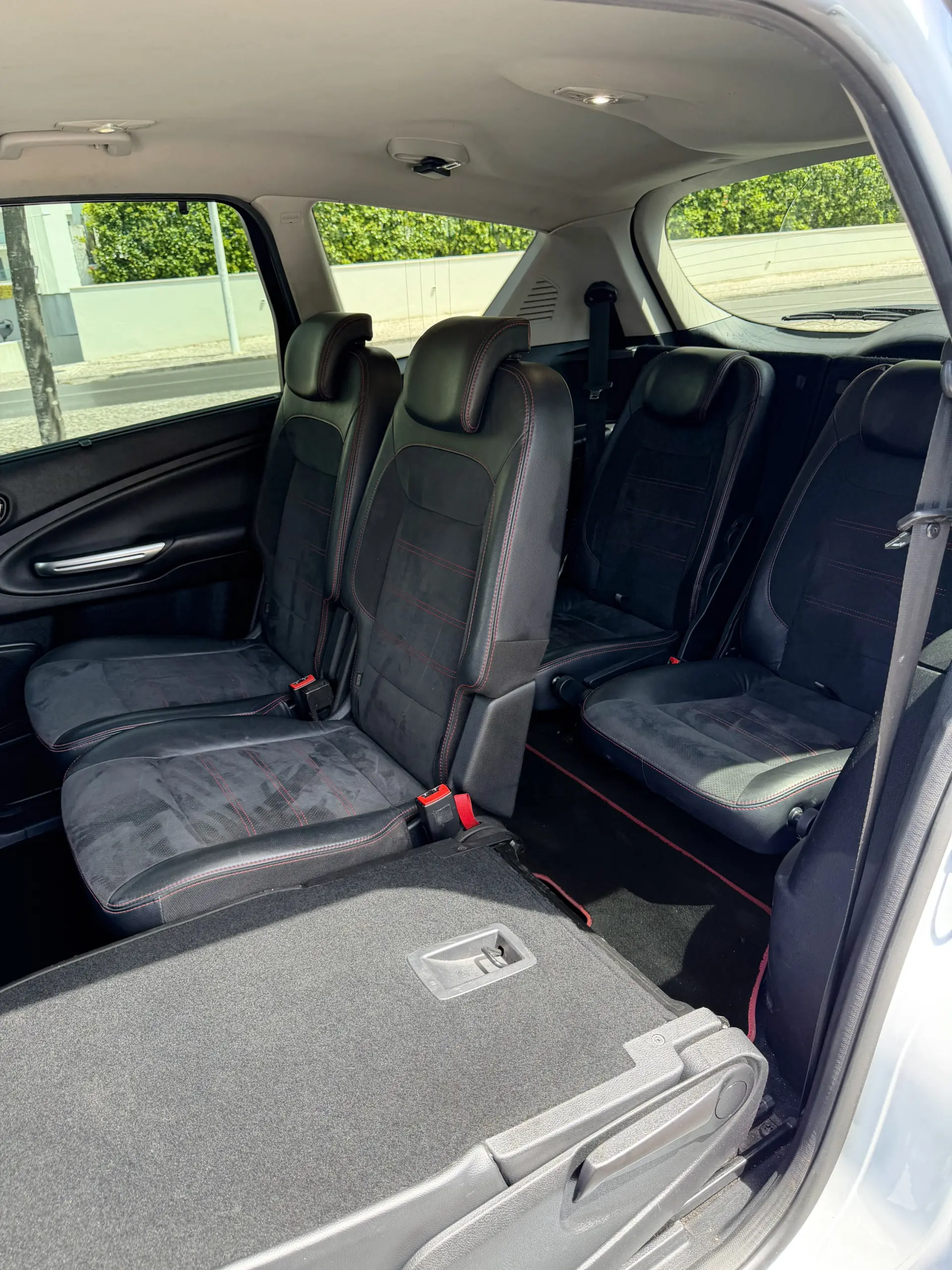 Ford S-Max 2.2 TDCi Titanium 7L 12