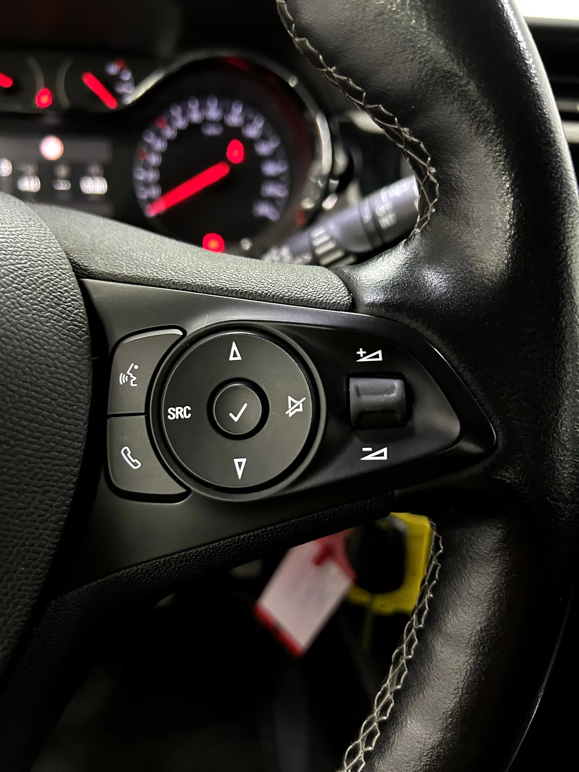 Opel Corsa 1.2 T Elegance 6