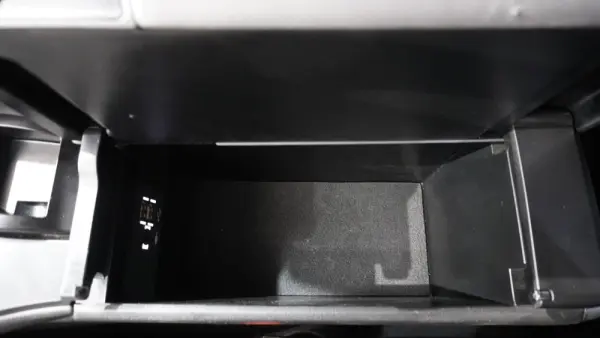 Lexus UX 250h Business 39