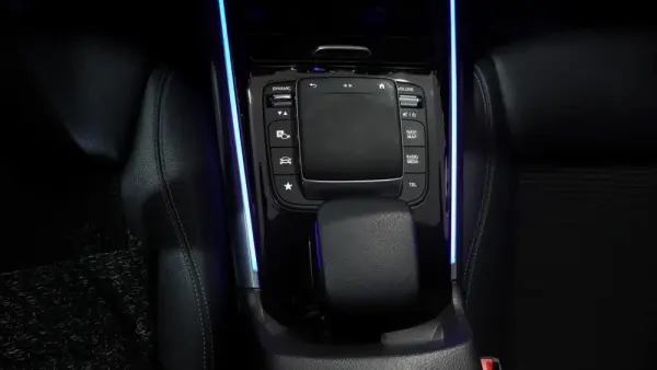 Mercedes-Benz GLA 200 37