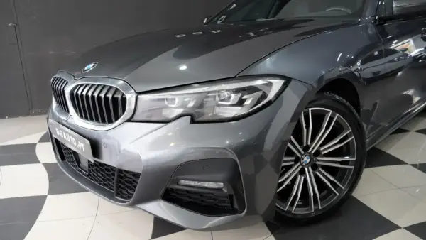 BMW 320 d Touring Pack M Auto 3