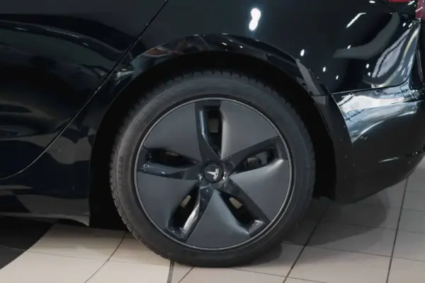 Tesla Model 3 23