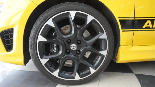 Abarth 595C 1.4 T-Jet Esseesse 8