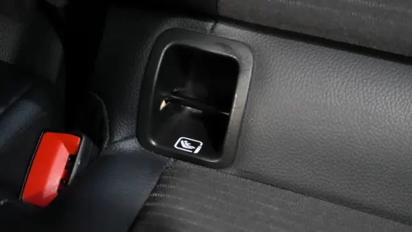 Mercedes-Benz GLA 200 49