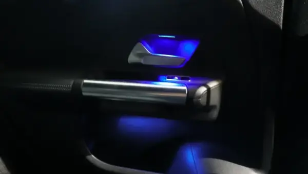 Mercedes-Benz GLA 200 d Progressive 44