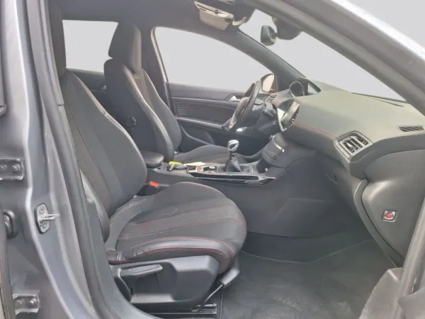 Peugeot 308 e-THP GT Line 6